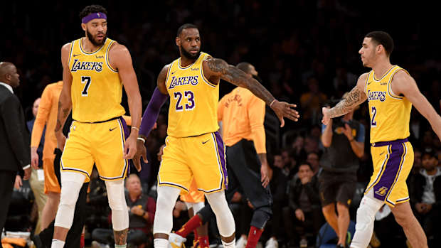 lebron_james_lakers_lonzo_javale_.jpg